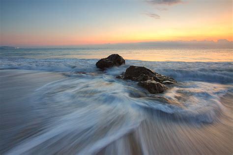 Time Lapse Photography Of Sea Wave On Seashore During Daytime Hd