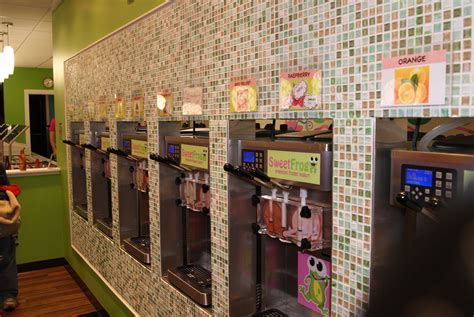 Sweetfrog What A Great Idea For A Frozen Yogurt Store Yummy