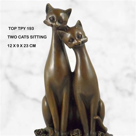 Two Cats Statue