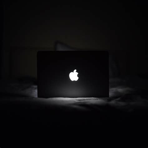 Who Else Misses The Glowing Apple Logo Rmacbook