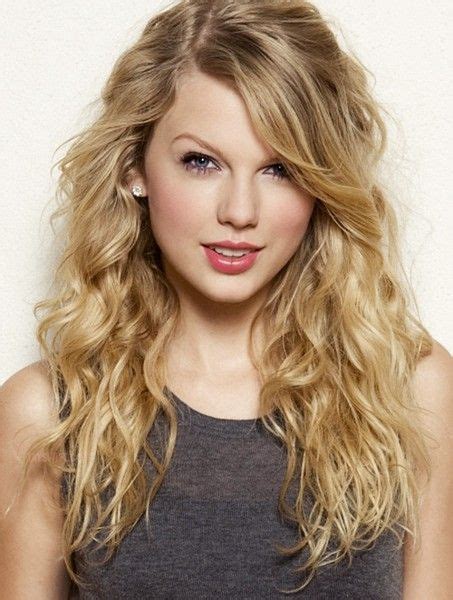 7 Glamorous Curly Hairstyles That Taylor Swift Sported
