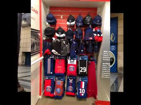 Un large choix des produits de l'équipe de foot de manchester united sur footkorner.com livraison rapide, gratuite dès 100€, paiements 100% sécurisés et retours autorisés s En direct à la boutique officielle du PSG - YouTube