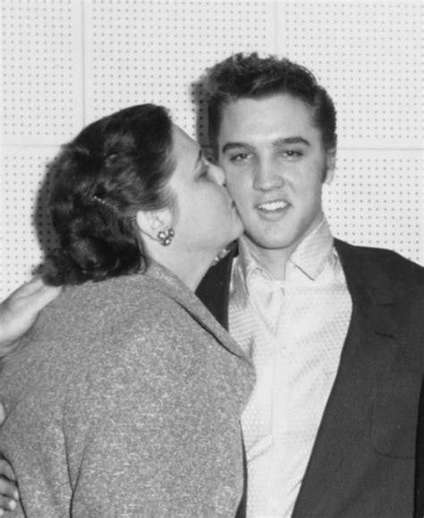 Vernon was released early, on february 6, 1939, partly because of good behavior. Elvis and his mother! I love this picture!