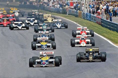Nigel Mansell And Ayrton Senna Lead The Pack Away Start Canadian Gp