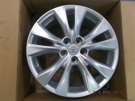 Genuine Used Toyota Rav4 Alloy Wheel And Centre Caps 42611 42460u Ebay