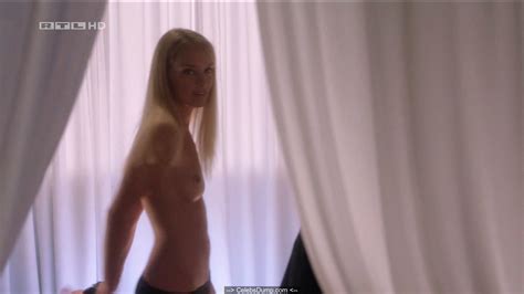 Rachel Skarsten Nude Telegraph