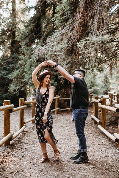 12 Great Reasons To Have An Engagement Photo Shoot Photographyaxis