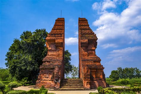 Gambar gapura stainless steel, gambar gapura masjid, gambar gapura modern, contoh gambar gapura jalan, gambar gapura jalan gambar gapura minimalis terbaru sumber spirolastic.com. Gambar Gapura Peninggalan Hindu Budha