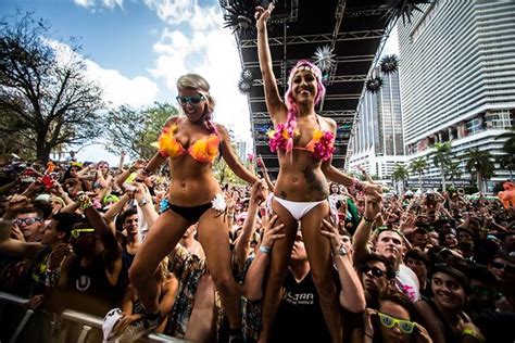 Miami Burning Surviving The Worlds Wildest Party Festival Girls Music Festival Outfits