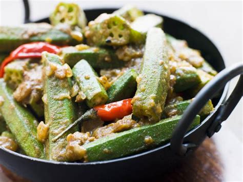 Goes well with a meat curry. Lady's Finger Khichdi: Onam Recipe - Boldsky.com