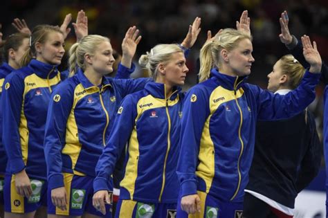 Laget tog en plats i världseliten omkring år 2000. Två tuffa matcher i VM-genrepet för Sveriges damer ...