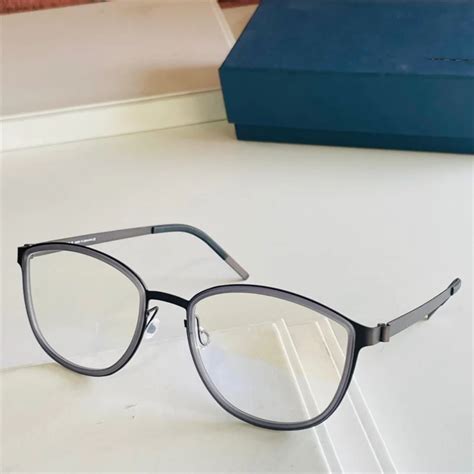 Denmark New Myopia Reading Titanium Oval Glasses Frame Men And Women Retro Eyeglasses Ultra