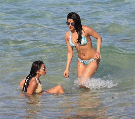 Priyanka Chopra Hd Miami Beach Bikini Images
