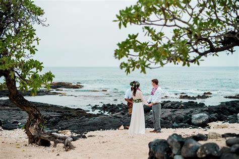 Places To Elope In Hawaii Simply Eloped Hawaii Vacation Rentals