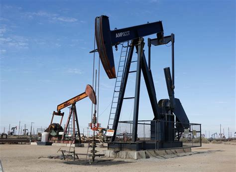 Oil Price Goes Negative As Demand Collapses Stocks Dip 77 Wabc