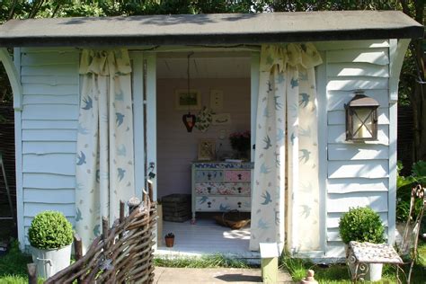 It stores important garden tools and doesn't every obsessive gardener dream of their very own potting shed/studio? Blue Skies and Bunting: Pretty potting shed