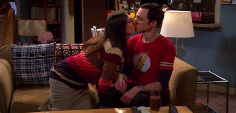 10 Jahre The Big Bang Theory Platz 29 Sheldon Und Amy Küssen Sich Zum