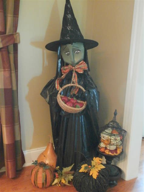 Tomato Cage Milk Jug Witch Halloween Crafts Decorations Halloween