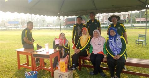 Acara lompat jauh pingat gangsa, 4x100 pingat emas, dan 100m. SEKOLAH KEBANGSAAN AYER TAWAR: KEJOHANAN SUKAN DAN ...