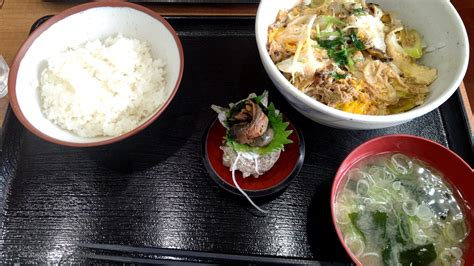 Ex褌火山のk On Twitter 横須賀のサービスエリアにてサザエ玉子とじ丼の大盛り頼んだら大盛りを忘れられ、別盛りになった事で丼をおかずにご飯食う図式に😂