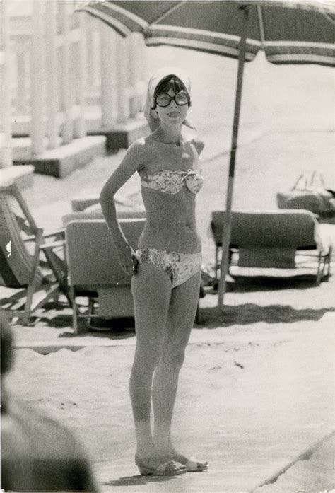 10 sexy hot audrey hepburn bikini pics