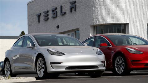 Tesla Recalls Over 475000 Vehicles Over Faulty Rearview Camera Front