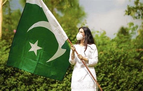 Best Looks Of Pakistani Celebrities For 14th August Showbiz Pakistan