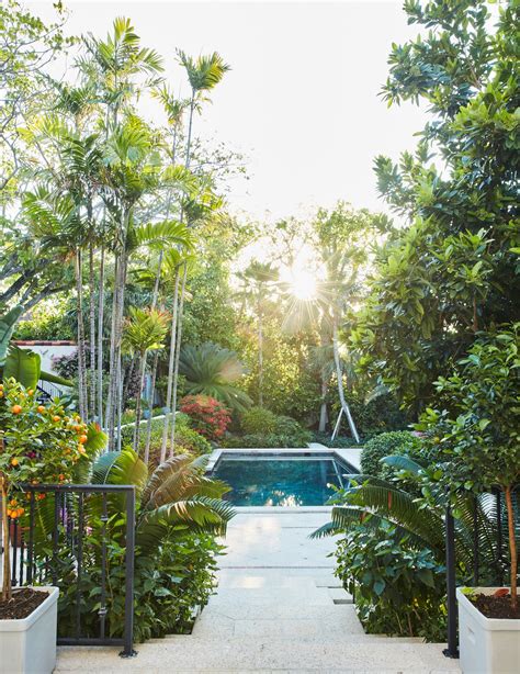 18 Private Gardens From The Ad Archive That Will Make You Green With