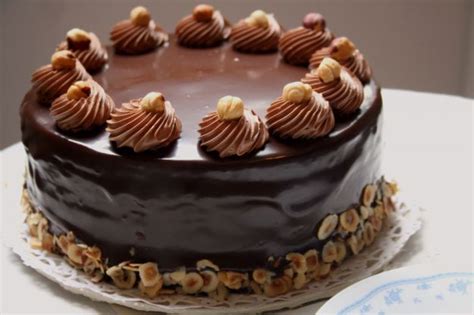 I passaggi sono molto semplici; Ricetta Torta di cioccolato alle nocciole | Ricette di ...