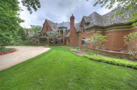 23000 Square Foot Brick Mega Mansion In Louisville Ky Homes Of The Rich