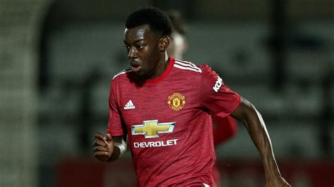 Man utd legend sends rallying cry to hot prospect. 'He sees the light of the first team' - Elanga the latest ...