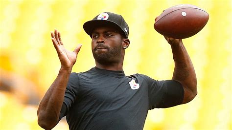 Why Michael Vick Is Reportedly Coming Out Of Retirement To Play For Fan