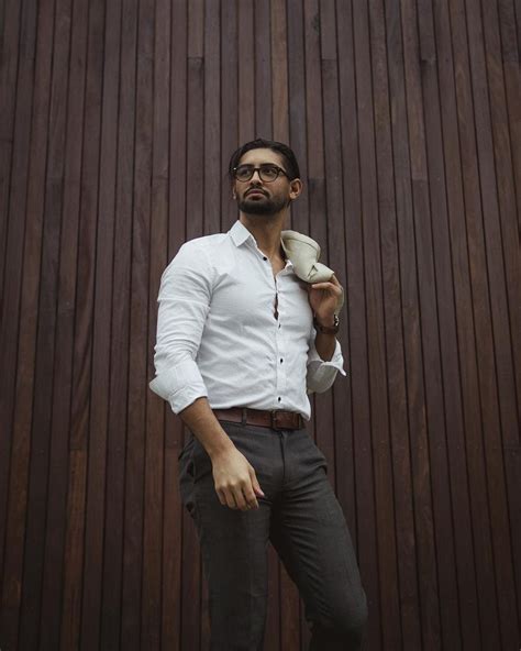 27 Posing Ideas For Men Who Arent Models Lance Reis Walking Poses