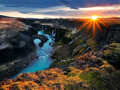 A Spectacular Canyon In The Highlands Of Iceland Holds Over 40