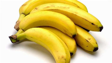 Yellow Bananas In White Background Hd Banana Wallpapers Hd Wallpapers