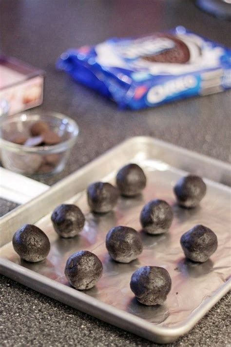These cake pop pans have saved my life. No Bake - Oreo Cake Pops might just be what Jack takes to school for his Bday next week! | Oreo ...