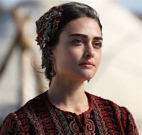 Pictures Of Esra Bilgic Aka Halime Sultan Actress Go Viral Turkish