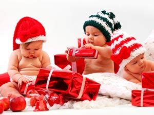 Brownie points for the chic monochromatic design. Gift Ideas For Baby's First Christmas! - Boldsky.com