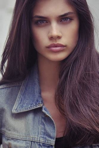 Sara sampaio nos hace ver que hasta las modelos tienen un cuerpo distinto según la postura. LUSOS NO MUNDO - Sara Sampaio (modelo - Nova Iorque, EUA ...
