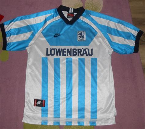 Tsv 1860 münchen is one munich's two biggest football clubs (the other being fc bayern). 1860 Munich Home football shirt 1995 - 1996.