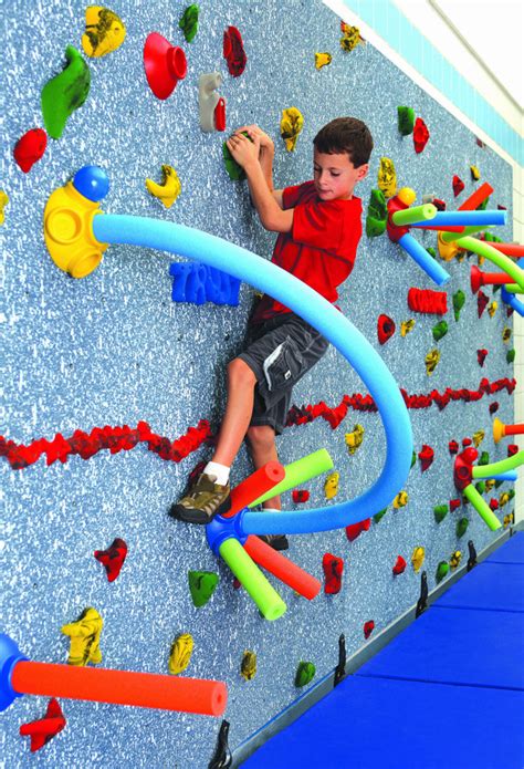 Everlast Traverse Wall Challenge Course In 2020 Kids Indoor