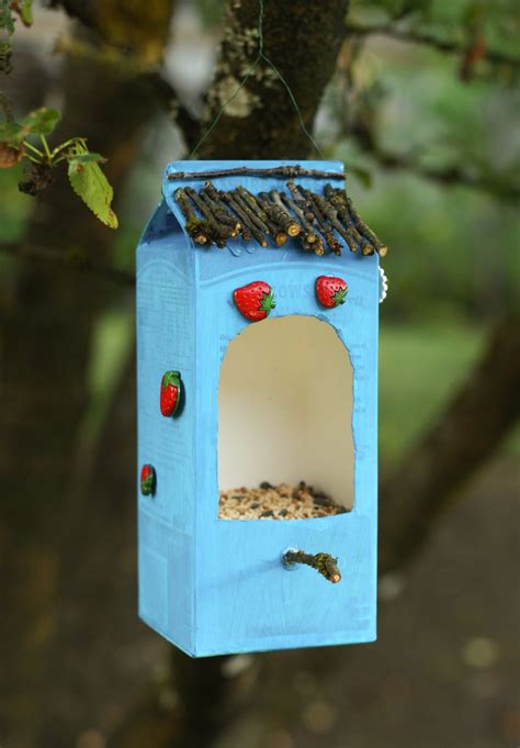 How To Make A Diy Bird Feeder From Recycled Materials Audubon
