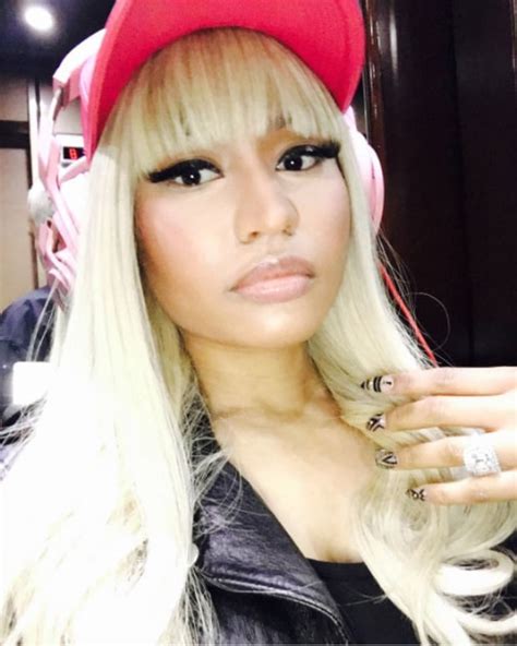 Nicki Minaj T Rex Hands Is The Newest Kardashian Approved Instagram