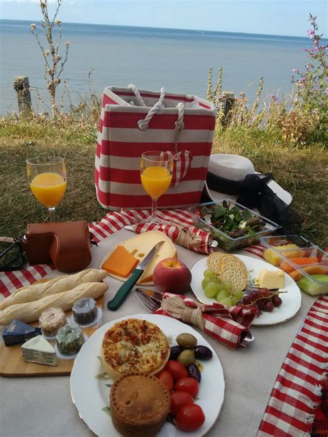 Loving The Evening Picnic Loving The Evening Picnic Breakfast Picnic Picnic Date Food