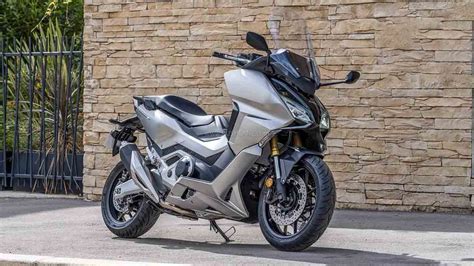 This includes their technical specifications it continues to sell in huge numbers even today and is solely responsible for keeping honda at the top of indian scooter market. 2021 Honda Forza 750 Scooter With DCT 6 Speed - Debuts