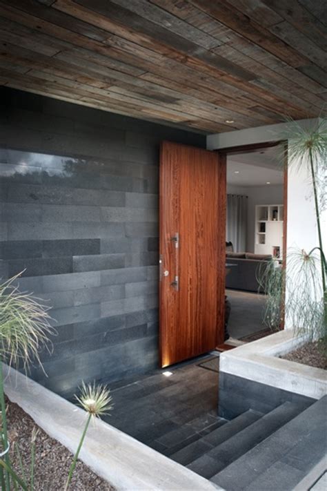 Rectangular Concrete House By Rethink Modern House Designs