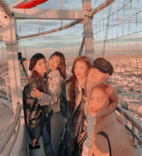 Itzy Aesthetic Itzy Friend Pictures Aesthetic