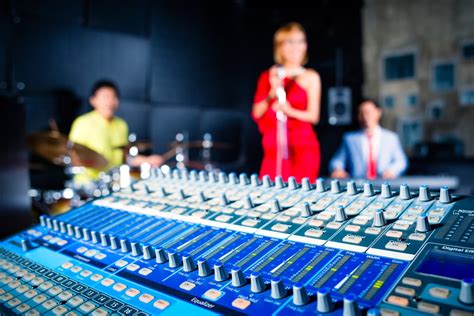 08000 247 247 08000 320 320 book cab production-oneway-studio | ONEWAY, Agence conseil créative