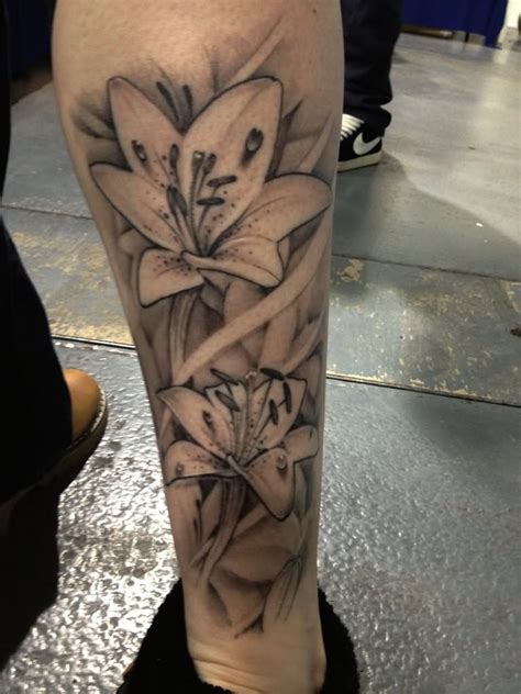 31 Amazing Black And White Floral Tattoos