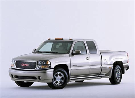 Gmc First To Offer Four Wheel Steering On A Full Size